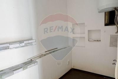Spațiu comercial, de 35 mp, în Central - 1