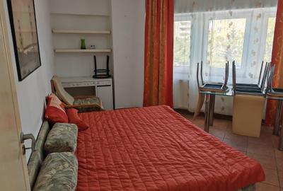 Apartament cu 2 camere decomandat în Centrul Civic