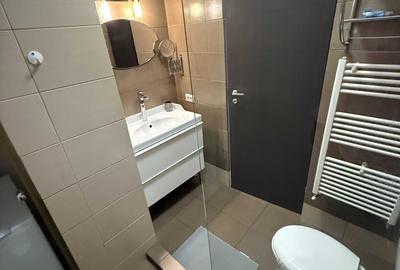 Garsonieră decomandată în Decebal