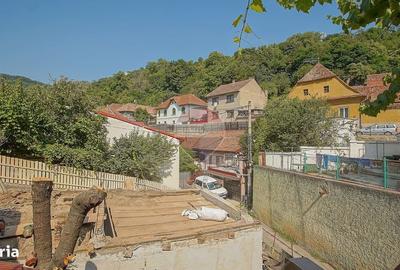 Casă cu 3 camere în Central
