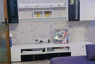 Apartament cu 4 camere semidecomandat, mobilat în Hipodrom