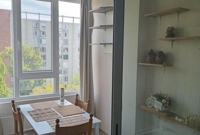 Garsonieră decomandată în Rogerius