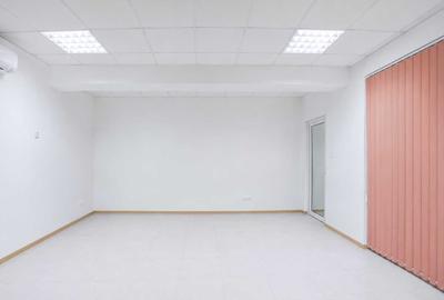 Spațiu comercial, de 300 mp, în Central - 1