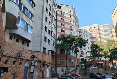 Apartament cu 3 camere decomandat, mobilat în Central - 13