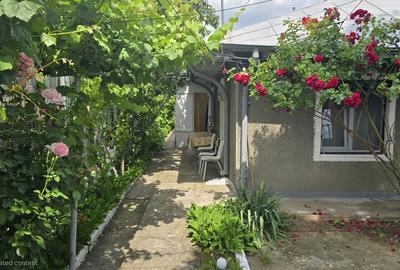 Casă cu 3 camere decomandat în Costi - 4