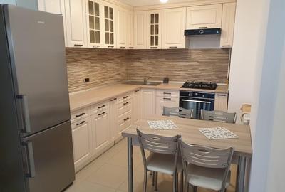 Apartament cu 2 camere decomandat în Tractorul - 1