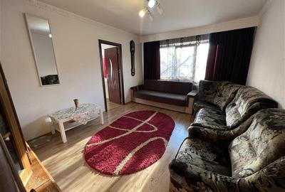 Apartament cu 2 camere nedecomandat, mobilat în Narcisa