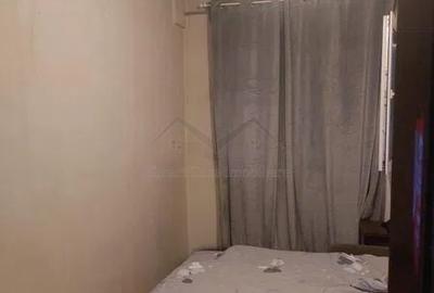 Apartament cu 3 camere semidecomandat în Mircea cel Bătrân