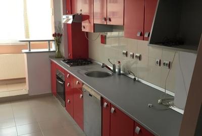 Apartament cu 3 camere decomandat în Telegrafului