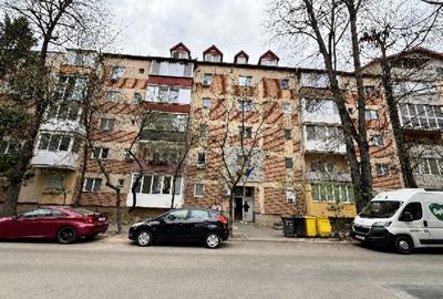 Apartament cu 3 camere semidecomandat în Aradului - 12