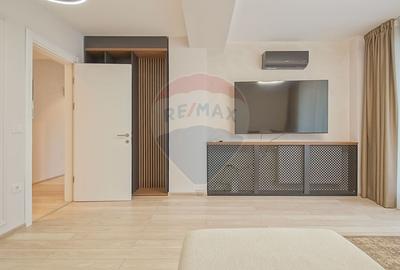 Apartament cu 3 camere decomandat, mobilat în Tractorul - 17