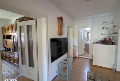 Casă cu 3 camere cu Teren 250 Mp în Central - 1