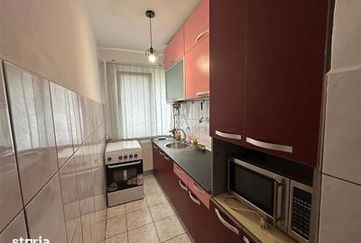 Apartament cu 2 camere semidecomandat în Centrul Civic