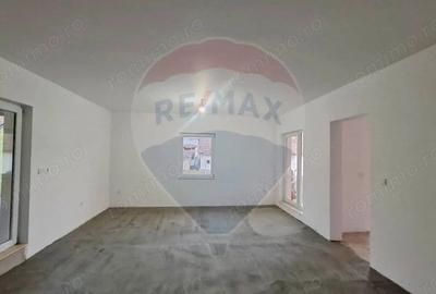 Casă cu Teren 800 Mp în Gălățeni - 11