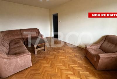 Apartament cu 4 camere decomandat, mobilat în Ștrand