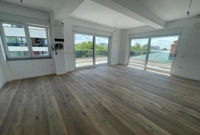 Apartament cu 2 camere decomandat în Siloz
