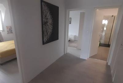 Apartament cu 3 camere decomandat în Drumul Taberei