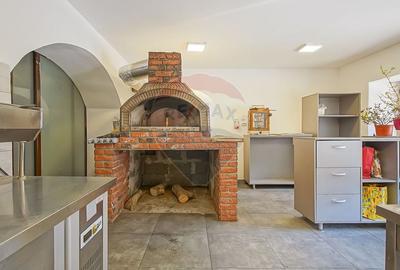 Casă cu 7 camere cu Teren 450 Mp în Central - 18