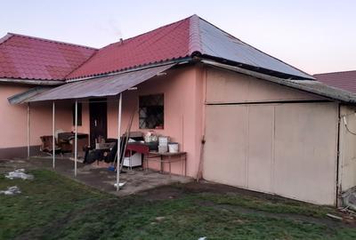 Casă cu 3 camere cu Teren 2500 Mp în Butoiești