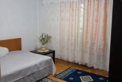 Apartament cu 3 camere decomandat în Splaiul Unirii