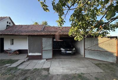 Casă cu Teren 4600 Mp în Periferie