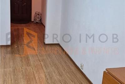 Apartament cu 2 camere semidecomandat, mobilat în Micro 3 - 8