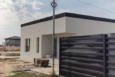 Casă cu 4 camere în Berceni