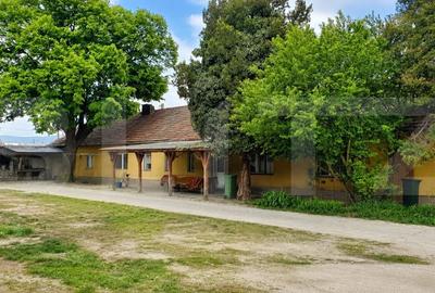 Casă cu 8 camere cu Canalizare în Gării