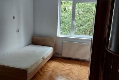 Apartament cu 2 camere semidecomandat în Careiului