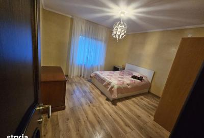 Casă cu 5 camere cu Teren 1160 Mp în Est