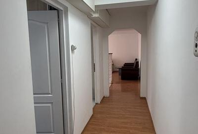 Apartament cu 2 camere semidecomandat în Florești