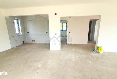 Casă cu 3 camere cu Teren 452 Mp în Gălbinași