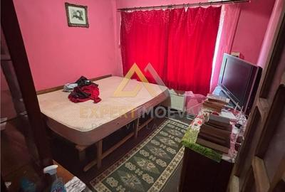 Casă cu 4 camere cu Teren 4900 Mp în Central