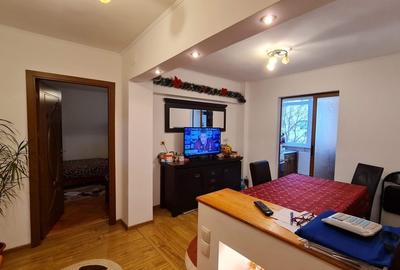 Apartament cu 3 camere decomandat în Ostroveni - 1
