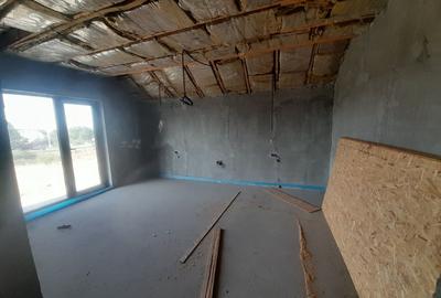 Casă cu 4 camere în Malu Mare - 2