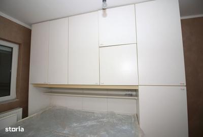Apartament cu 3 camere decomandat în Est
