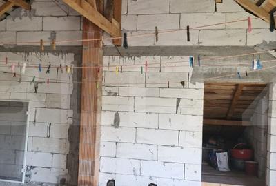 Casă cu 5 camere cu Teren 1150 Mp în Mănești - 2