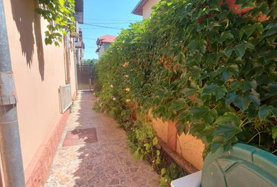 Casă cu 5 camere cu Canalizare în Tineretului - 40
