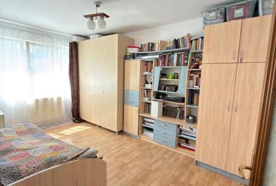 Apartament cu 4 camere în Mărăști