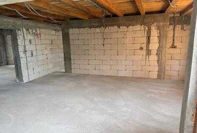 Casă cu 4 camere în Vânători - 3