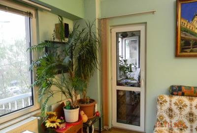 Apartament cu 3 camere decomandat în 13 Septembrie
