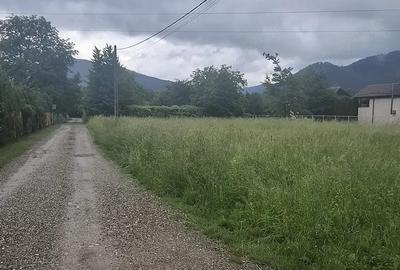Teren de 1374 mp, în Central