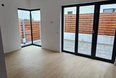 Casă cu 4 camere cu Teren 200 Mp în Străulești