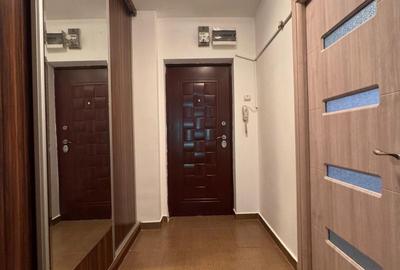 Apartament cu 2 camere semidecomandat în Obor