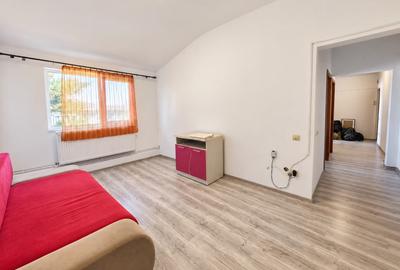 Apartament cu 3 camere semidecomandat în Km 4-5