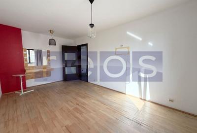 Apartament cu 4 camere decomandat, mobilat în Crângași