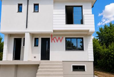 Duplex cu 4 camere cu Canalizare în Viticultori