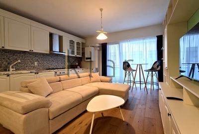 Apartament cu 2 camere semidecomandat, mobilat în Central