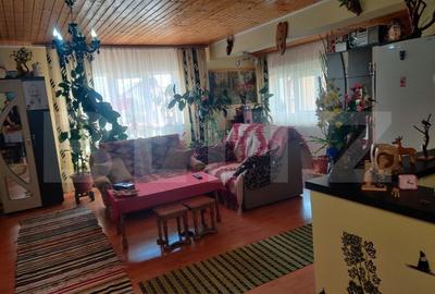 Apartament cu 3 camere decomandat, mobilat în Codlea - 2