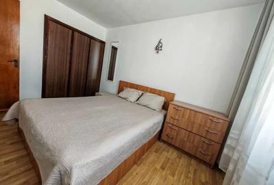 Apartament cu 3 camere semidecomandat în Colentina